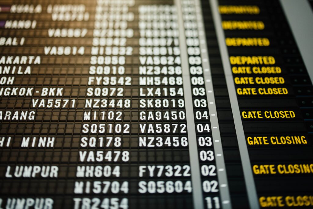 Flight Board - Chuttersnap - Blog Zebra